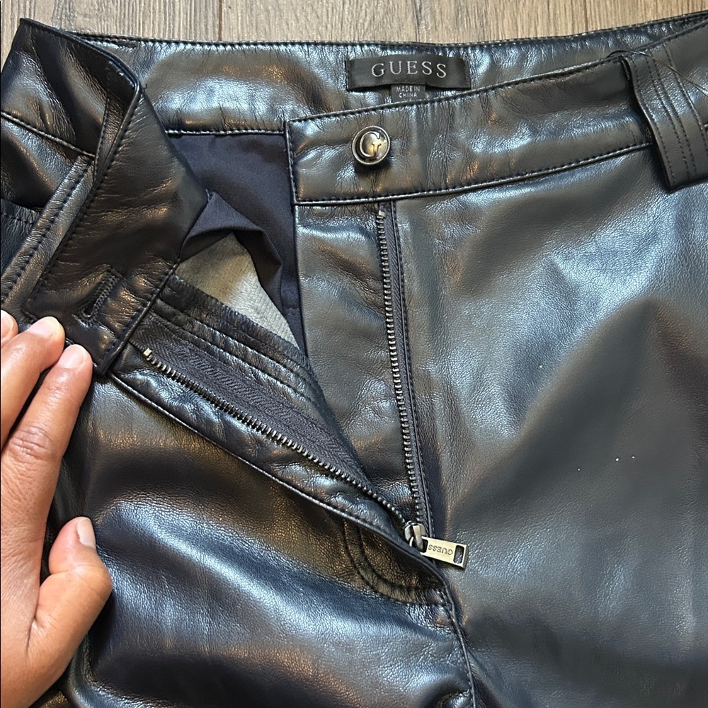 Guess faux leather Black Cargo Pants wide leg size XS - Picture 6 of 16